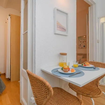 Playa A Pie Y A 15 Minutos De Ramblas Y Plaza Catalunya En Metro Apartment Sant Adria de Besos