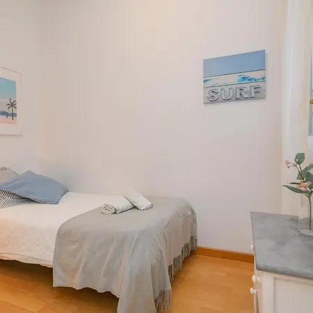 Apartment Playa A Pie Y A 15 Minutos De Ramblas Y Plaza Catalunya En Metro Sant Adria de Besos