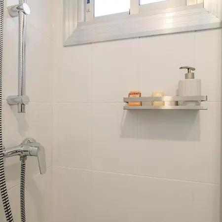 Playa A Pie Y A 15 Minutos De Ramblas Y Plaza Catalunya En Metro Apartment Sant Adria de Besos